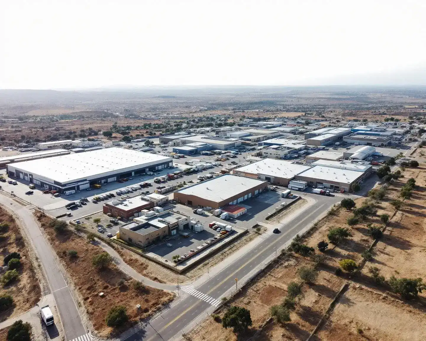 Fotografía aérea de polígono agroindustrial en las afueras de Caravaca de la Cruz, Murcia