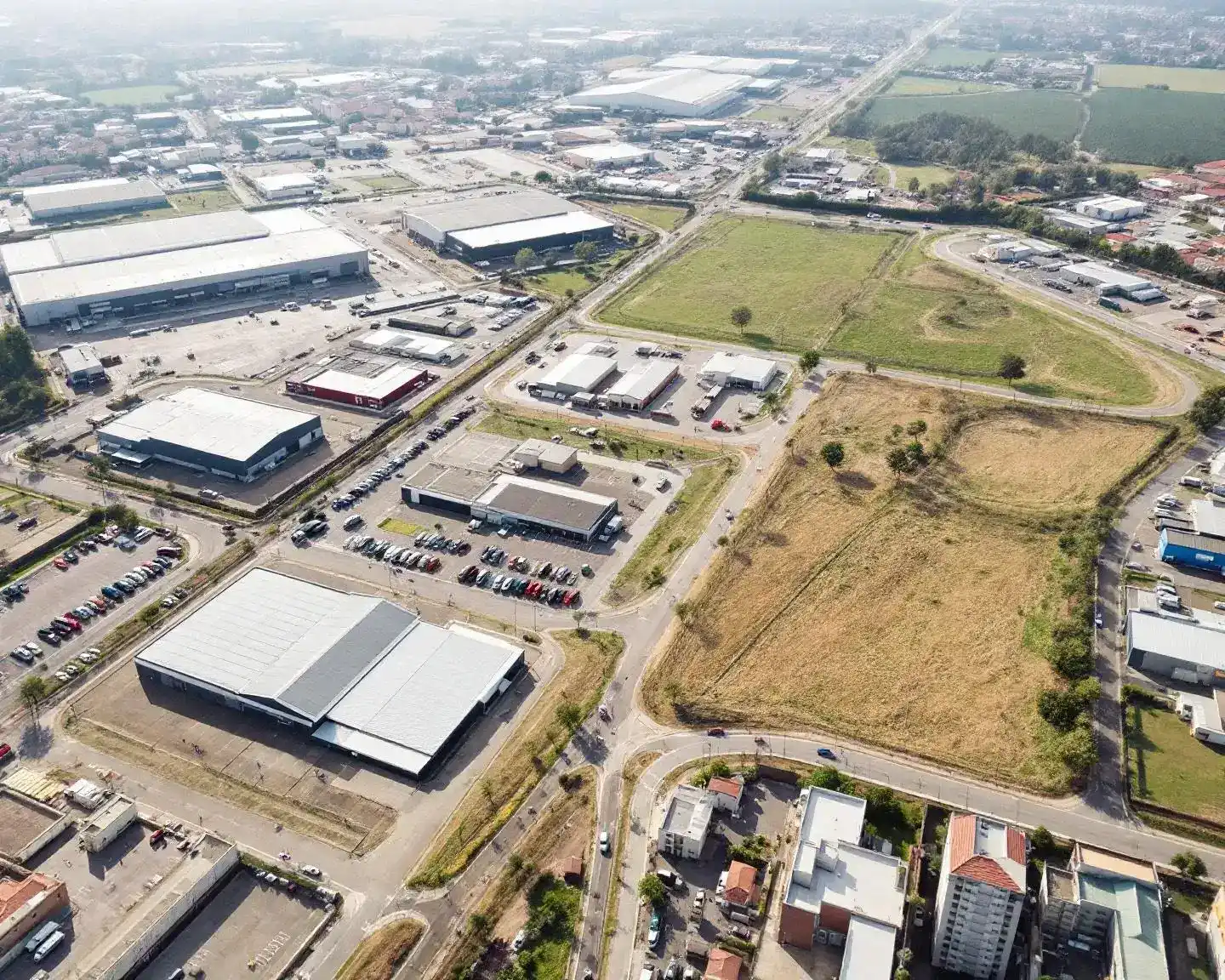Imagen aérea del Polígono Industrial Villalobón en Palencia con drones
