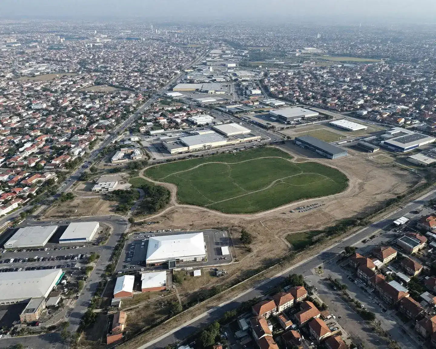 Vista aérea del polígono industrial y urbanizaciones en Peñíscola