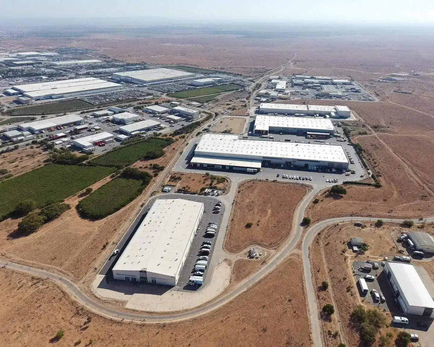 Fotografía aérea del Polígono Industrial Las Salinas de Vera, Almería, con drone profesional