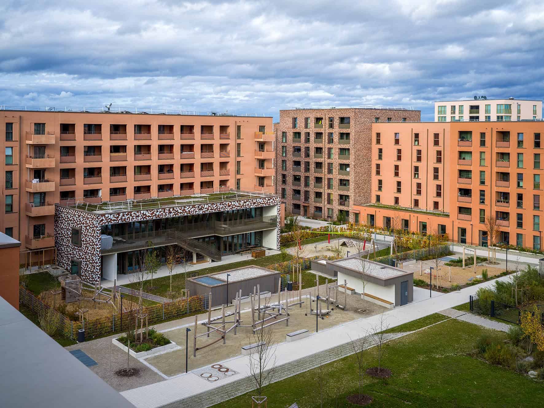 Foto: Blick in den Hof Freiham WA16, © JohannHinrichsPhotography