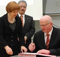 110212ernennungsurkunde