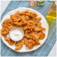 Air fried mushrooms with a dip