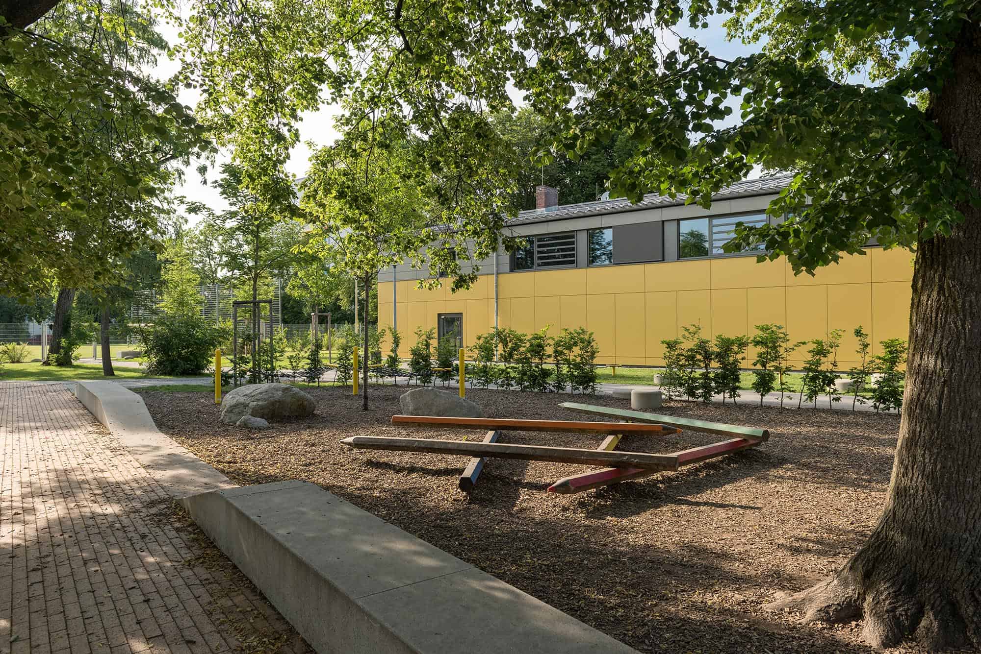 Bild: Neugestaltete Grundschule Camerloherstraße Foto: Johann Hinrichs Photography