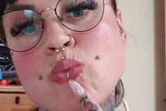 Sehr schönes auffälliges Ashley Piercing