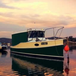 23/27ft Dayboat Launch for Outboard