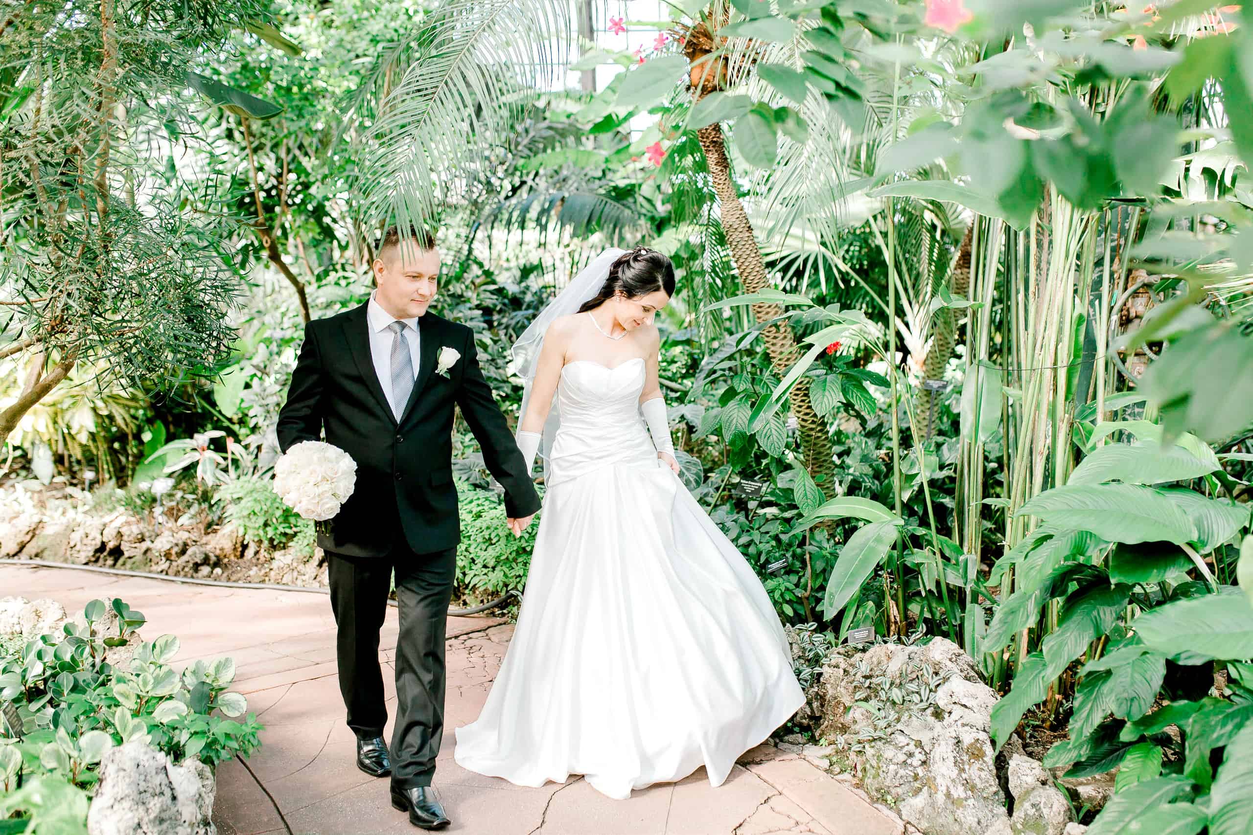 Chicago Lincoln Park Conservatory romantic wedding elopement Chicago Lincoln Park Conservatory romantic wedding elopement