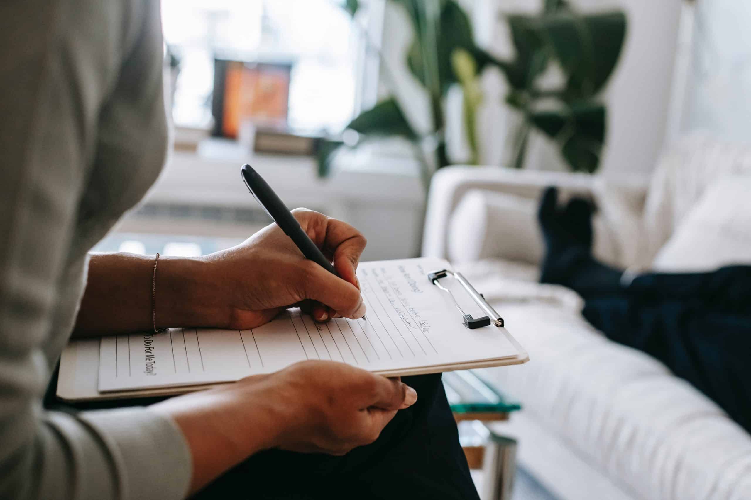Psychiatrie Soin - Pexels - alexgreen (1)