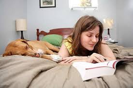 BENEFICIOS DE LER ANTES DE DORMIR