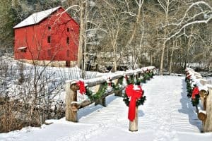 outdoor Christmas garland