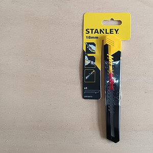 Lames De Cutter Stanley 18 Mm - Pack De 5 Avec Distributeur Et Casse-lames Pratique