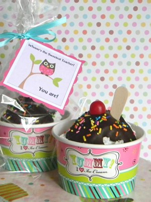 Ice Cream Sundae Cupcakes - Teacher Appreciation gift