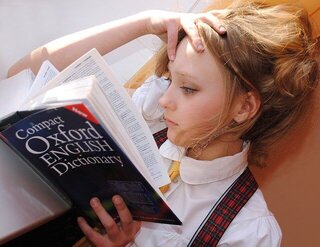 Ein Kredit für Studenten mit einmaliger Auszahlung ist auch für das Studium von Fremdsprachen eine Hilfe.