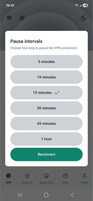 ExpressVPN app interface showing the Pause menu on Android, with one pause interval selected.