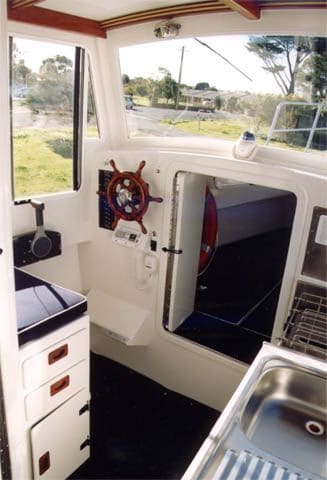 Mundoo 3 large solar electric cruising boat. Plan DIY