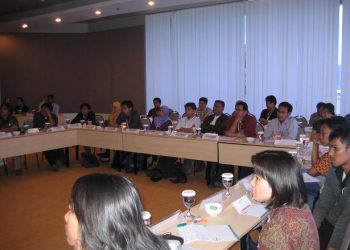 Peserta dalam kegiatan Training Advokasi untuk Kebebasan Beragama, Hotel Haris, 17-19 April 2010, diselenggarakan oleh International Religious Freedom Consortium yang terdiri dari The Indonesian Legal Resource Center, Freedom House, The Backet Fund, and The Media Diversity Institute.