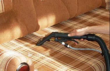 COMO FAZER A LIMPEZA DE SOFÁS