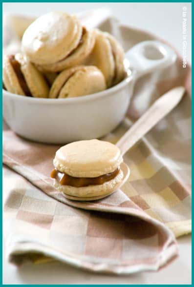 Al momento stai visualizzando Macaron alla vaniglia e caramello salato