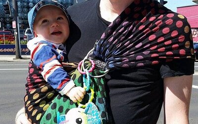 The Benefits Of Babywaring