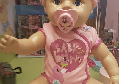 Muñeco Baby Born en porexpan