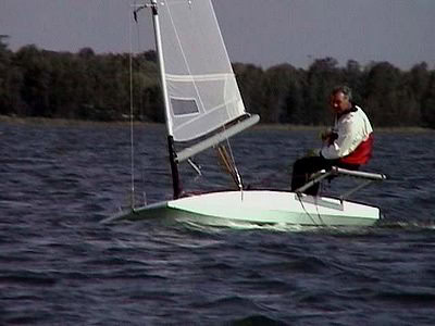 Moth dinghy showing loads from wings applied to a hull made of 2mm ply
