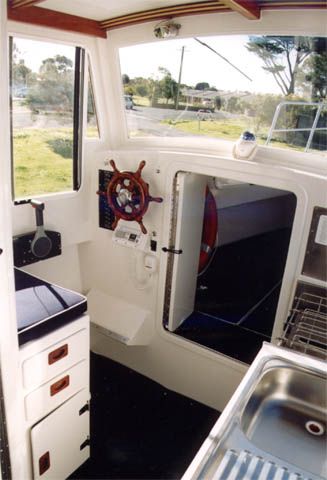 Mundoo 3 large solar electric cruising boat. Plan DIY