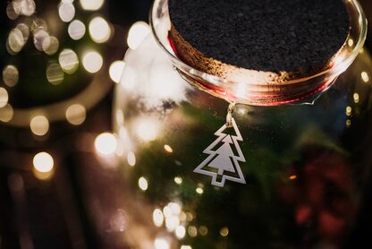 dekoracje na świątecznych lasach.w słoiku