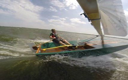 Oz Goose is light and generous sail gives speed 10, 12, 14knots and more - storer boat plans