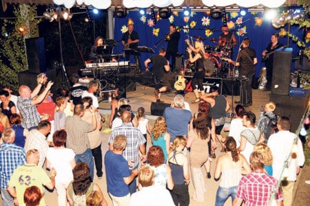 Neuhausen: „Na Und“ rockt den Schlosspark 1 Neuhausen Sommernachtsball