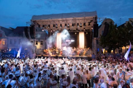 Walzernacht am Samstag auf dem Cottbuser Altmarkt