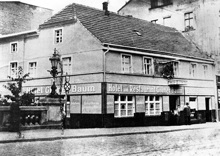 Einst Lokal, heute Postsäule