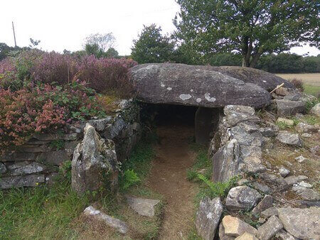 cairn, dolmen, menhir, mégalithe