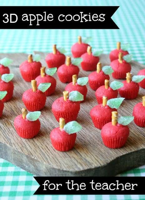 Cute Back to School fun food Idea! 3D Apple Sugar Cookies for the Teacher by Munchkin Munchies via LivingLocurto.com