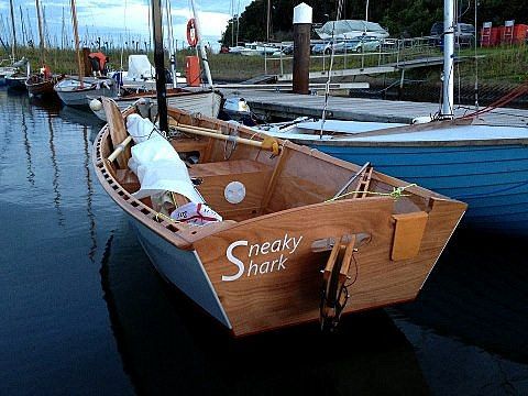 goat island skiff sneaky shark at English RAID