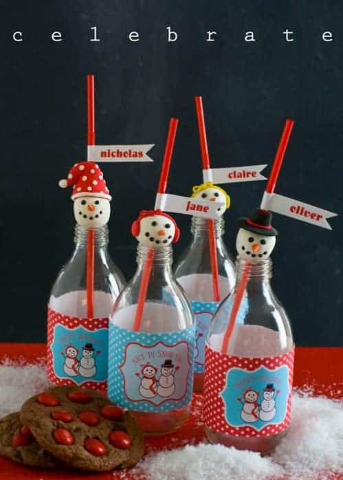 Plan a Holiday party with Free Snowman Party Printables, Gift Tags and a cute craft to make your celebration more festive this Christmas season! by @livinglocurto