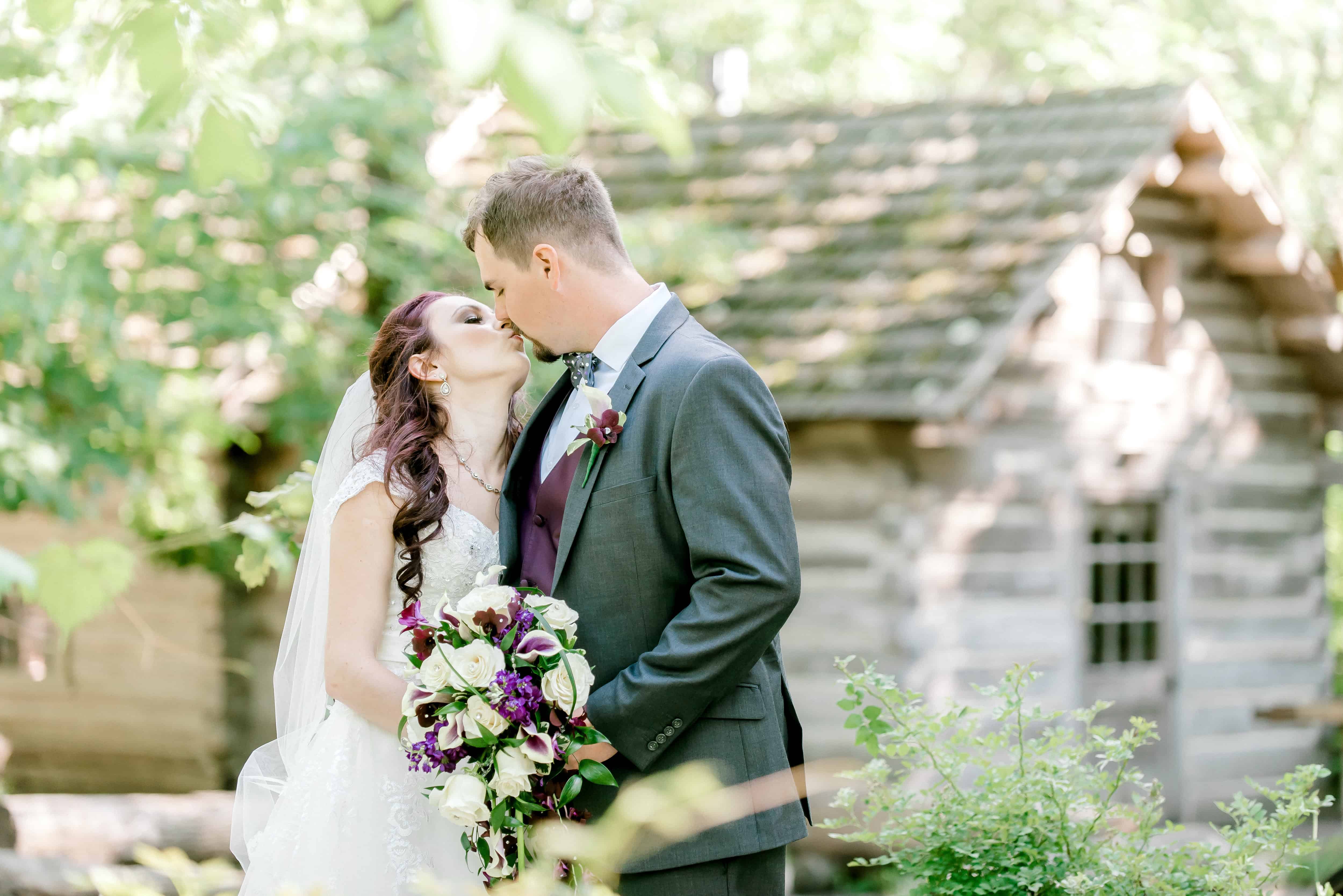 The Grove Redfield Estate Chicago Summer Wedding