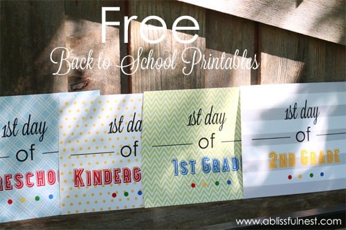 Back to school signs for the 1st day of school. Fun photo booth ideas for kids. 