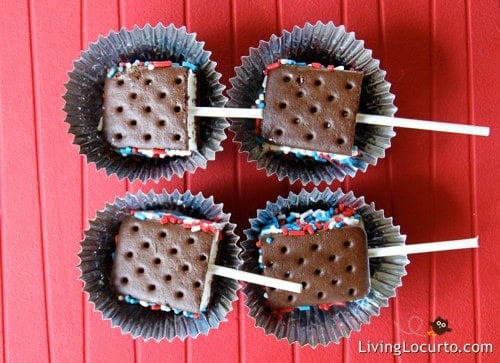 Easy Patriotic Mini Ice Cream Sandwich Pops by Amy Locurto @ LivingLocurto.com