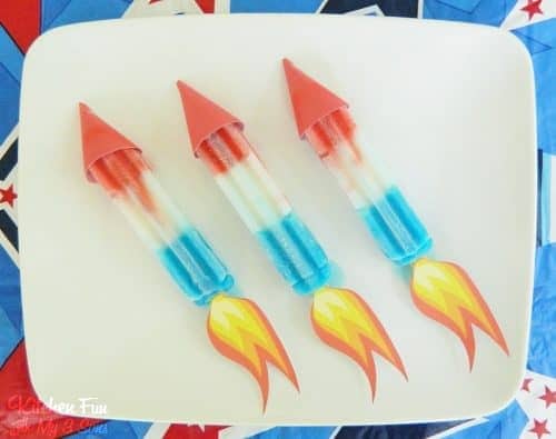 Free Printables for 4th of July Rocket Popsicles. KIds will have a blast with this fun party idea!