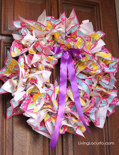 How to make and Easy Spring Wreath! LivingLocurto.com