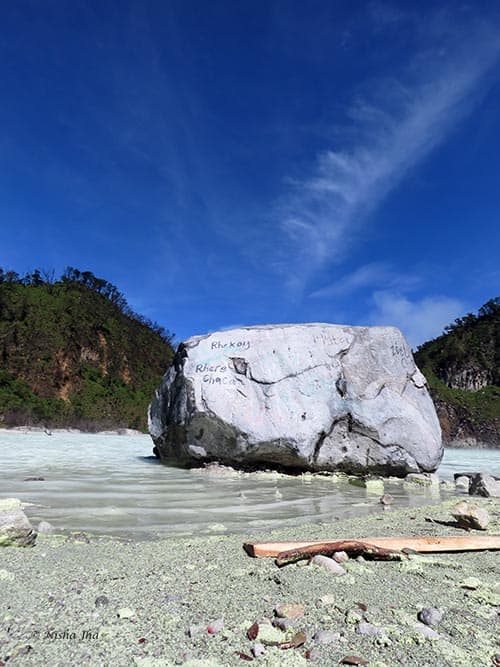 04 Kawah Putih white crater indonesia