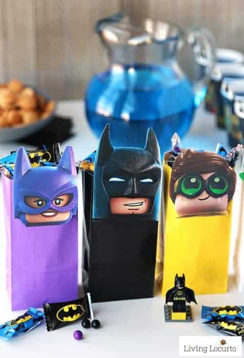 The LEGO Batman Movie Party Treat Bags! Free Printable LEGO Minifigures for DIY Birthday Party Favor Bags. Cute gift idea for kids.