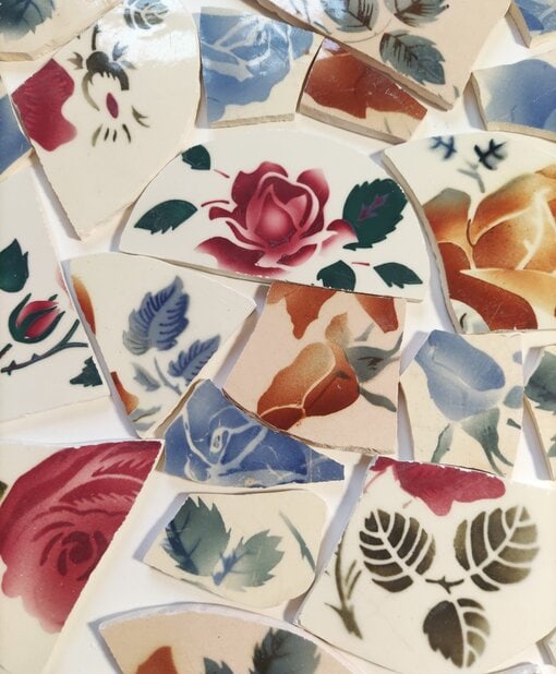 Tesselles- grands morceaux de faïence Digoin Sarreguemines - motif aux roses – Image 7