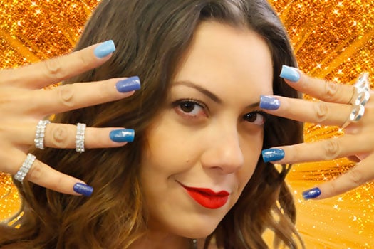 O BATOM, ESMALTE E O CABELO DE OLENKA DA NOVELA AVENIDA BRASIL