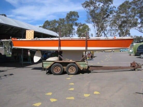 Turning a slow boat into a quick raceboat by optimising keel rig and hull. The Orange Boat Project: storerboatplans.com