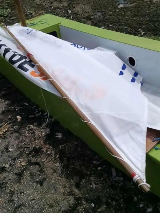 rigging a lug sail halyard - simple inexpensive lug rigging on oz goose sailboat