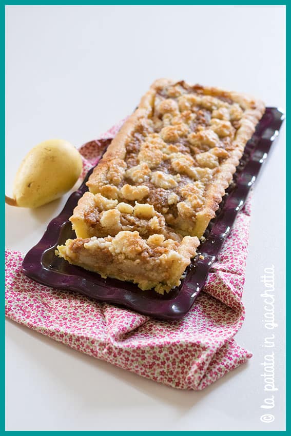 Al momento stai visualizzando Crostata pere e amaretti