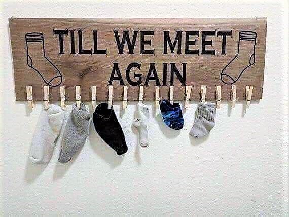 Vinyl washing sign for laundry. Sock and 'til we meet again'. Easy DIY project.