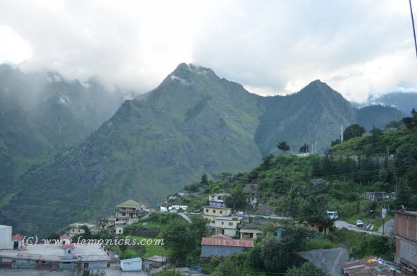 taxi stand at Joshimath @lemonicks.com