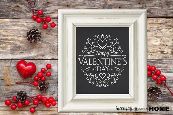 Do you have a visual reminder of your love for your family and for God?  Valentine's Day is a perfect time to have such a reminder around your house. Print out our FREE Valentine's Day decoration. 